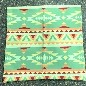 PAIR OF PILLOW COVERS